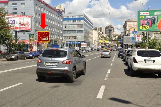 Фото рекламной плоскости по адресу Петлюры ул., 30 / Жилянская ул., супермаркет "Экомаркет", в сторону Шевченко бул.