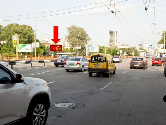 Фото рекламної площини за адресою Победы пр., ст. м. "Шулявская", киностудия им. Довженко, напротив супермаркет "Эльдорадо", "Сильпо", в центр