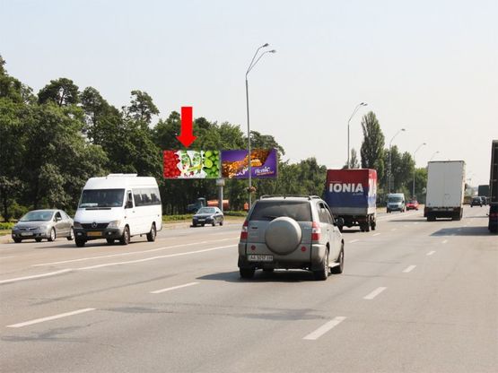 Фото рекламной плоскости по адресу Броварской пр., ст. м. "Черниговская", в сторону ст. м. "Лесная", левая
