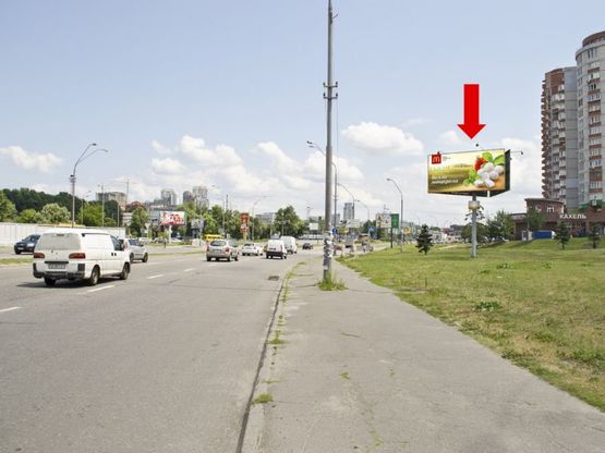 Фото рекламної площини за адресою Саперно-Слободская ул., в сторону мост Южный