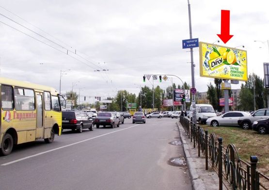 Фото рекламної площини за адресою Ватутина пр. / Драйзера ул. , рынок "Троещина", в сторону Братиславская ул.