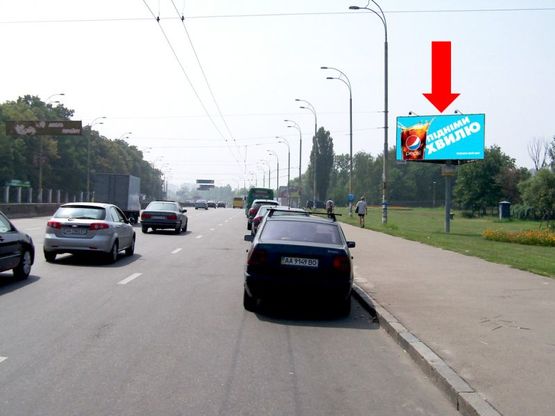 Фото рекламної площини за адресою Глушкова пр. / ВДНХ, ст. м. "Выставочный центр", в сторону Теремков