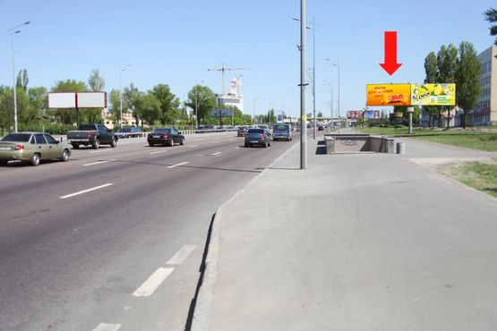 Фото рекламной плоскости по адресу Бажана пр., выезд на Харьковская пл., со стороны ст. м. "Харьковская", левая