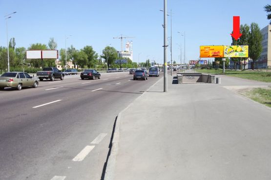 Фото рекламної площини за адресою Бажана пр., выезд на Харьковская пл., со стороны ст. м. "Харьковская", правая