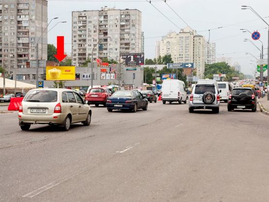 Фото рекламной плоскости по адресу Победы пр., 89А, ст. м. "Святошино", возле супермаркета "Сильпо", "Фокстрот", из центра
