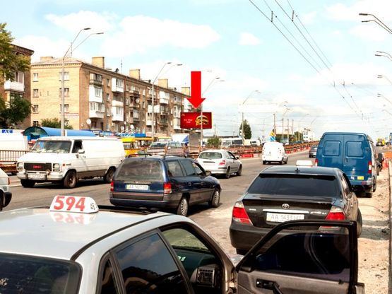 Фото рекламной плоскости по адресу Победы пр., 104, ст. м. "Святошино", напротив супермаркета "Сильпо", "Фокстрот", в центр