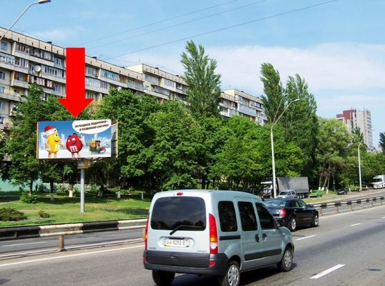 Фото рекламной плоскости по адресу Победы пр. / Ушакова ул., въезд в город