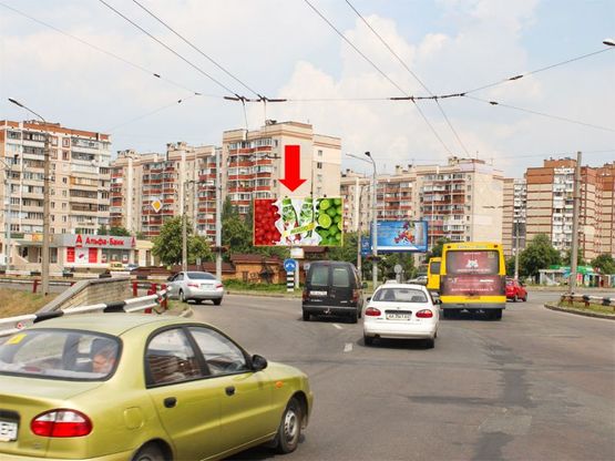 Фото рекламной плоскости по адресу Маяковского пр. / Сабурова ул., разделитель, из центра