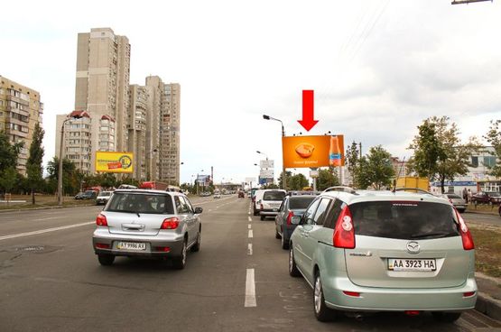 Фото рекламної площини за адресою Ревуцкого ул., 38 / Кошица ул., в сторону ст. м. " Харьковская"