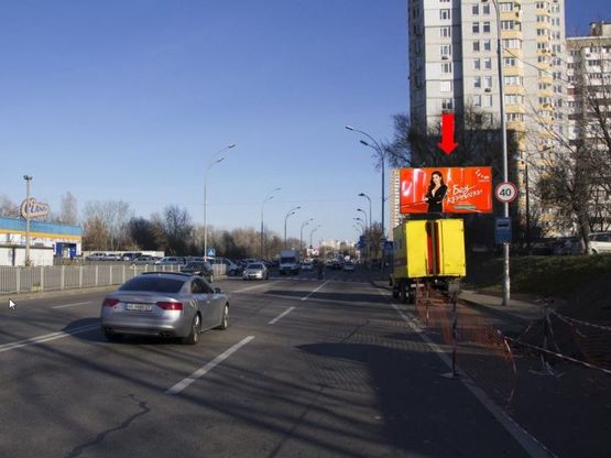 Фото рекламной плоскости по адресу Здолбуновская ул., 9, напротив супермаркета "Сильпо", в сторону Тепловозная ул., Григоренко пр.