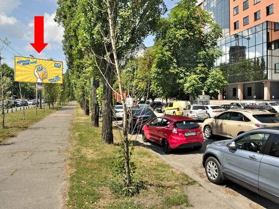 Фото рекламної площини за адресою Лепсе бул., 4, разделитель, бизнес центр "Сильвер центр", в сторону ул. Василенко