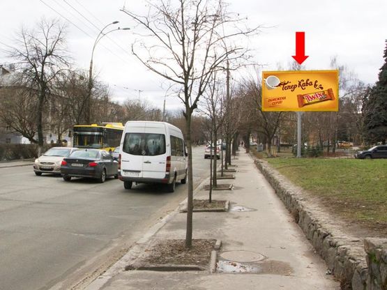 Фото рекламной плоскости по адресу Вышгородская ул., 29/1, на светофоре, в сторону Кирилловская ул. (бывш. ул. Фрунзе)