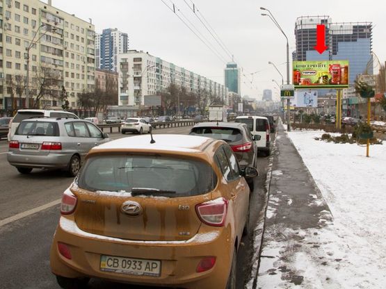 Фото рекламної площини за адресою Победы пр., 25, возле магазинов "Интертоп", "Фокстрот", в центр