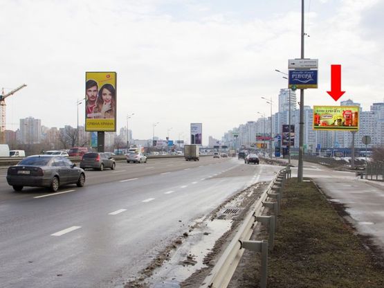 Фото рекламной плоскости по адресу Бажана пр. / Заречная ул., ст. м. "Славутич", поворот на Осокорки, из центра