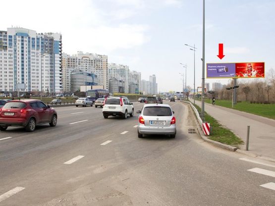 Фото рекламной плоскости по адресу Бажана пр., напротив клиники "Борис", ст. м. "Позняки", в центр, левый