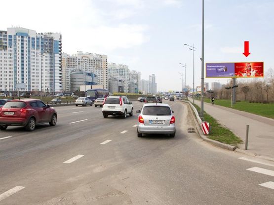 Фото рекламной плоскости по адресу Бажана пр., напротив клиники "Борис", ст. м. "Позняки", в центр, правый