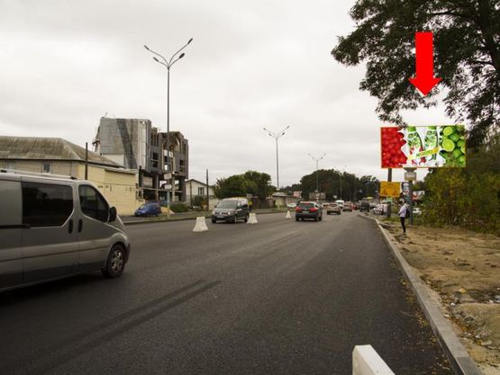 Фото рекламной плоскости по адресу Палладина пр., возле супермаркета "Эпицентр", в сторону ст. м. "Академгородок"