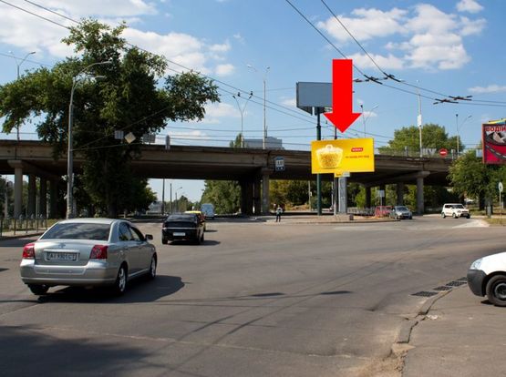 Фото рекламной плоскости по адресу Бойчука ул. (бывш. Киквидзе ул.), 43 / Железнодорожное шоссе, в сторону супермаркета "Велика Кишеня"