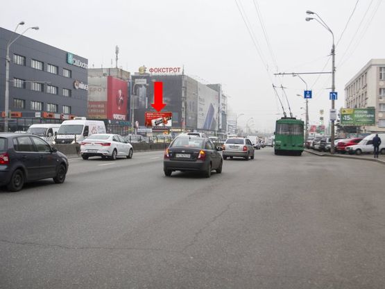 Фото рекламной плоскости по адресу Степана Бандеры 8, в сторону ст. м. "Почайна"