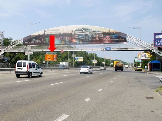 Фото рекламної площини за адресою Столичное шоссе / Новопироговская ул., напротив автосалона "Укравто","Mercedez", в центр