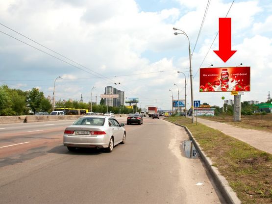 Фото рекламной плоскости по адресу Ватутина пр., 150м от супермаркета "Ашан", в сторону Троещины