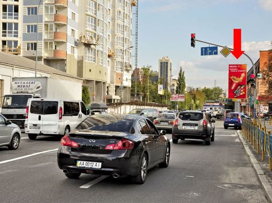 Фото рекламной плоскости по адресу Малевича ул. (бывш. Боженка ул.), 86 / Байковая ул., на светофоре, в сторону Антоновича ул. (бывш. Горького ул.), ст. м. "Лыбедская"