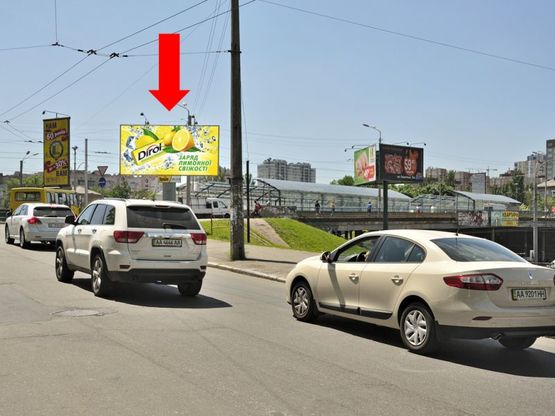 Фото рекламной плоскости по адресу Гетьмана ул., заезд на Борщаговскую ул., возле ТРЦ "Аркадия", супермаркет "Сильпо", в сторону Комарова пр.