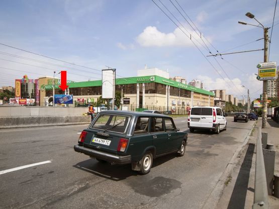 Фото рекламной плоскости по адресу Гетьмана ул., заезд на Борщаговскую ул., возле ТРЦ "Аркадия", супермаркет "Сильпо", в центр