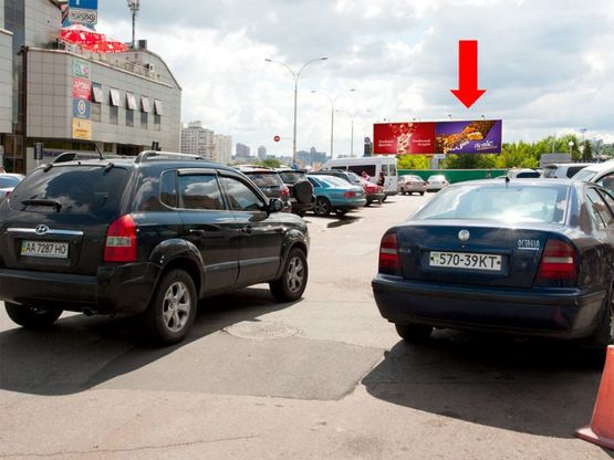 Фото рекламной плоскости по адресу Вокзальная пл., 1, жд вокзал, в сторону Толстого ул., правая