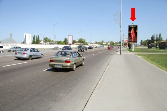 Фото рекламної площини за адресою Бажана пр., 160м от ст. м. "Вирлиця", в сторону Харьковская пл.