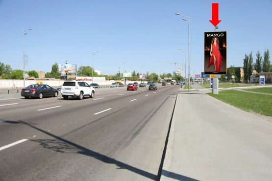Фото рекламної площини за адресою Бажана пр., перед заездом на АЗС "Золотой Гепард", в сторону Харьковская пл.