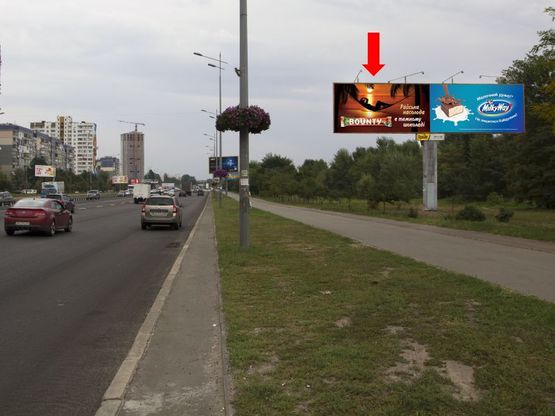 Фото рекламної площини за адресою Бажана пр., 5Е, напротив, левый, в сторону Харьковская пл.
