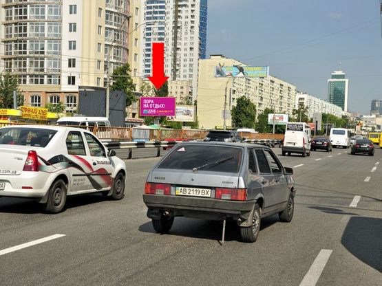 Фото рекламної площини за адресою Победы пр. / Василевской ул., в сторону Победы пл.