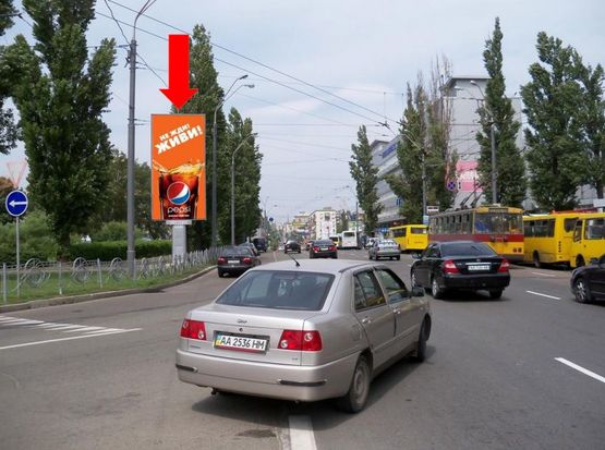 Фото рекламной плоскости по адресу Б. Васильковская ул. (бывш. Красноармейская ул.), 145, ст. м. "Лыбедская", в сторону центра