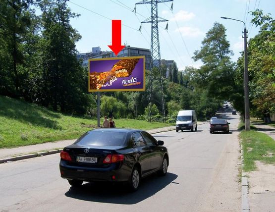 Фото рекламної площини за адресою Механизаторов ул., 14 / Кавказская ул., в сторону Соломенская ул.