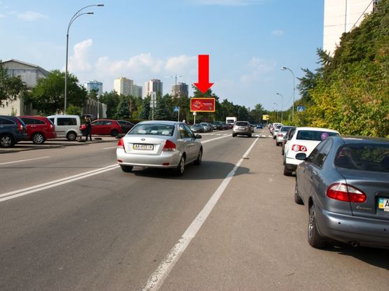 Фото рекламної площини за адресою Жмаченка ул., 16, напротив, в сторону Дарницкий бул.