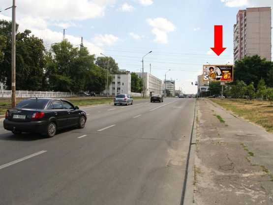 Фото рекламної площини за адресою Автозаводская ул. / Дубровицкая ул., в сторону Луговая ул.