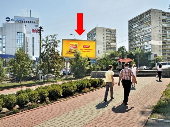 Фото рекламной плоскости по адресу Соломенская ул. / Механизаторов ул., возле "Евролаб"