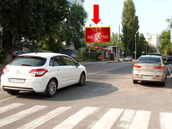 Фото рекламной плоскости по адресу Шолуденко ул., 2, напротив, в сторону ст. м. "Лукьяновская"