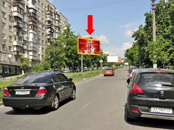 Фото рекламной плоскости по адресу Василевской ул., 6-10, напротив, разделитель, в сторону Довнар-Запольского ул.