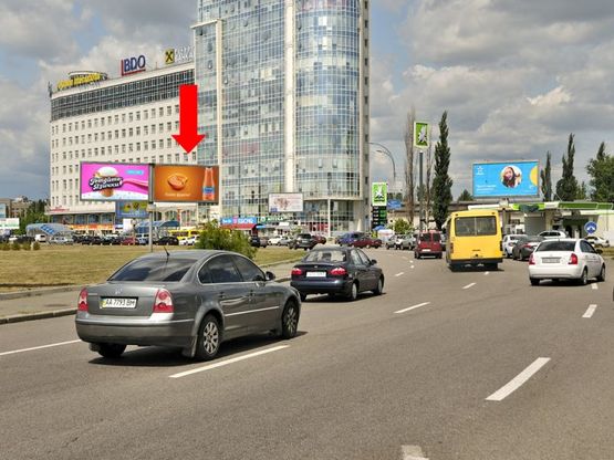 Фото рекламной плоскости по адресу Харьковская пл., напротив Ташкентская ул., в сторону Харьковское шоссе, Бажана пр., центра, правая