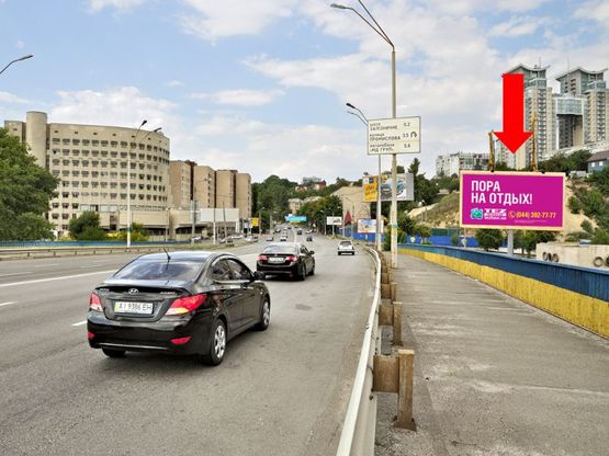 Фото рекламної площини за адресою Бойчука ул. (бывш. Киквидзе ул.) / Железнодорожное шоссе, мост, в сторону Украинки бул.