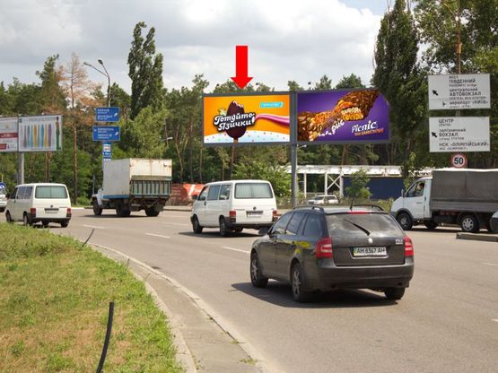 Фото рекламної площини за адресою Харьковская пл., на кольце, в сторону Борисполя, левая