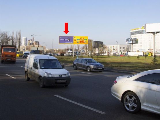 Фото рекламної площини за адресою Харьковская пл. / Светлая ул., на кольце, левая