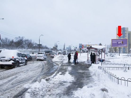 Фото рекламної площини за адресою Харьковское шоссе, перед поворотом на ж/д вокзал Дарница, в сторону Дарницкая пл. (бывш. Ленинградская пл.)