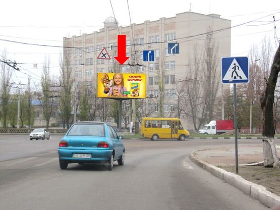 Фото рекламной плоскости по адресу Чикаленко ул. (бывш. Медведева ул.) / Шевченко ул., 1, Государственный Педагогический Университет