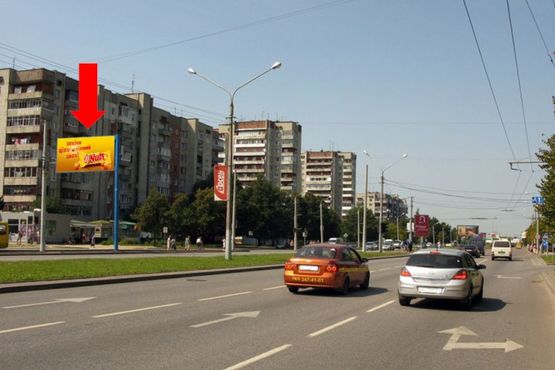 Фото рекламной плоскости по адресу Научная ул., 53, разделитель, возле супермаркета, в сторону Кульпарковской ул.