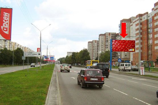 Фото рекламной плоскости по адресу Научная ул., 49, разделитель, возле ПУМБ, супермаркета, в сторону Стрыйской ул.