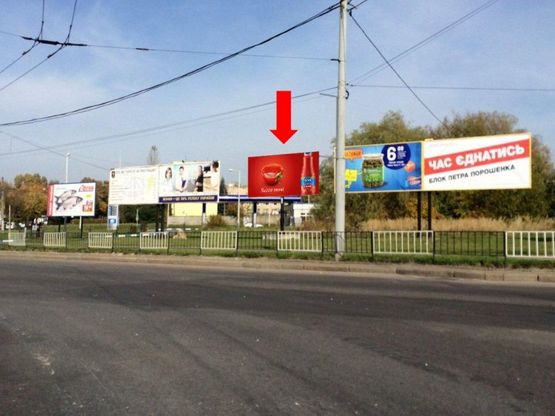 Фото рекламной плоскости по адресу Зеленая ул. / Пасечная ул., на круговой развязке, в центр