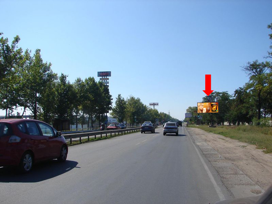 Фото рекламной плоскости по адресу Богоявленский пр. (бывш. Октябрьский пр.), напротив супермаркетов "Таврия В", "Эпицентр", из центра